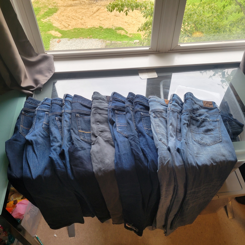 BUNDLE AE Women's Jeans Size 6